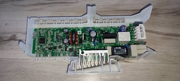 Moduł sterujący ekspresu Siemens EQ6 przeznaczony do naprawy i programowania